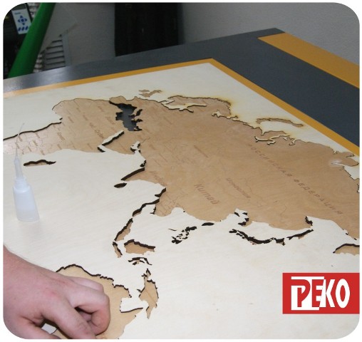 Карта мира большая на стену из дерева